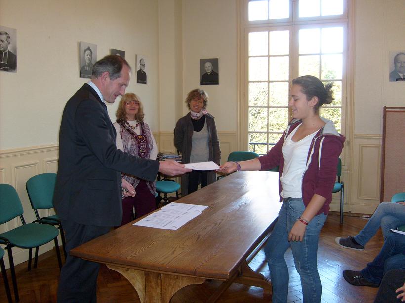 Remise du diplôme par M. le Directeur